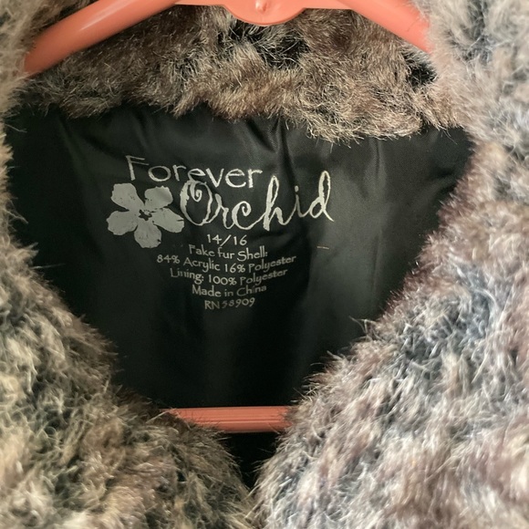 Faux Fur Vest - Picture 4 of 5